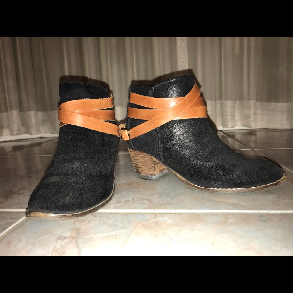 DV by Dolce Vita Ankle Belted Booties
